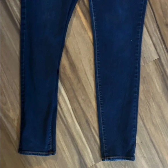 Old Navy Women's Deep Blue Skinny Jeans - Picture 3 of 4